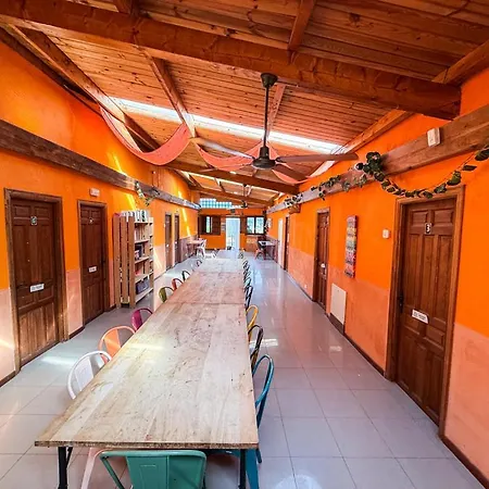 Hostel Turistico El Campelin *